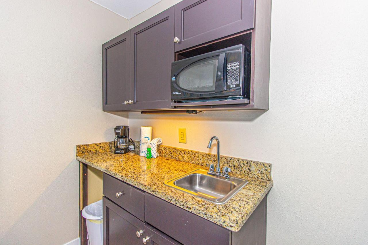 Landmark Resort King Suite Unit 710 Beautifully Updated Sleeps 4 Myrtle Beach Exterior photo