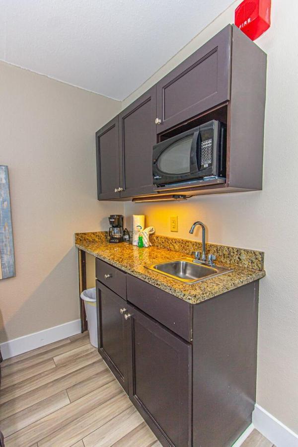 Landmark Resort King Suite Unit 710 Beautifully Updated Sleeps 4 Myrtle Beach Exterior photo